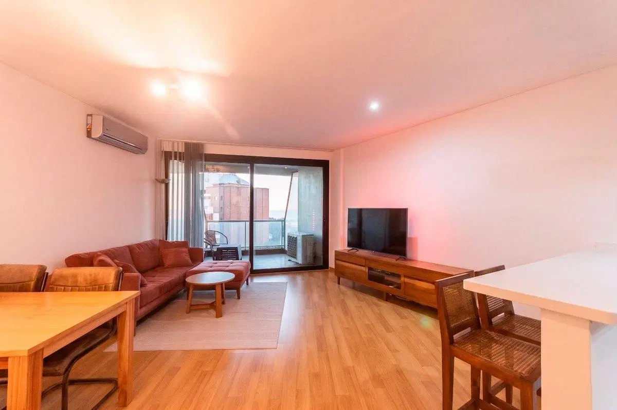 DEPARTAMENTO 3 AMBIENTES VENTA LA LUCILA COCHERA 8