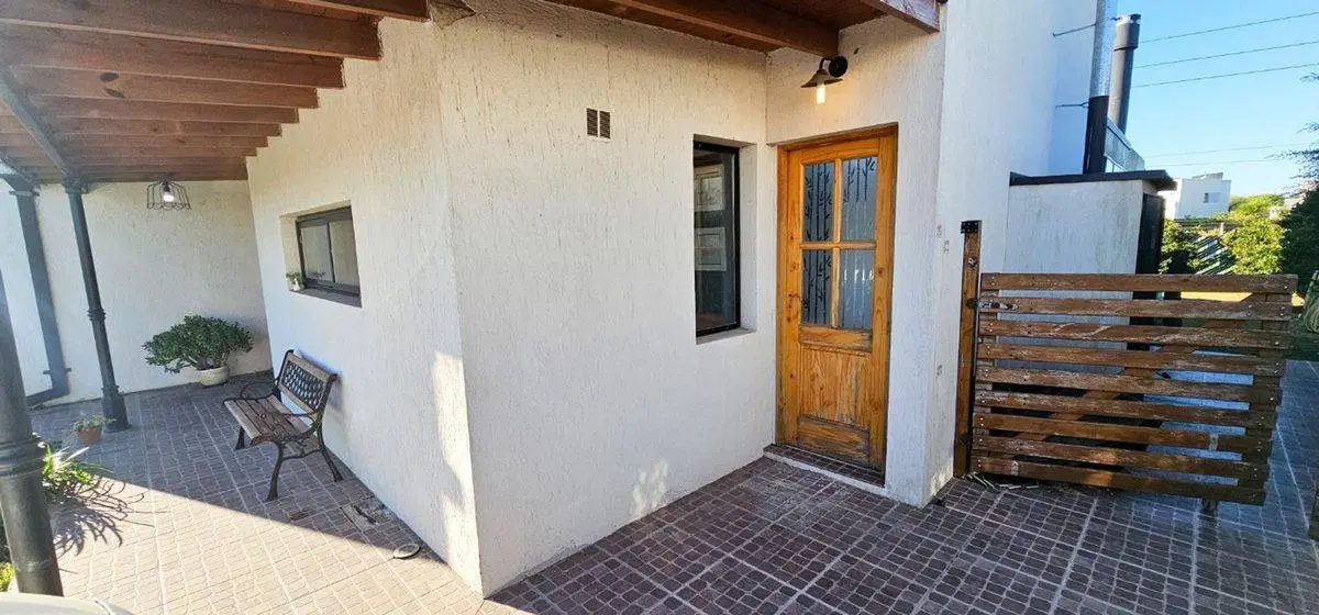 CASA EN VENTA SAN EDUARDO 4 AMBIENTES PILETA 2