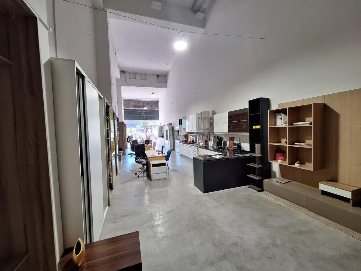 LOCAL EN VENTA NUÑEZ DOBLE ALTURA 3