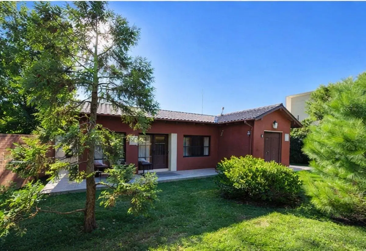 VENTA CASA 3 AMBIENTES LA REJA. PILETA Y QUINCHO 3