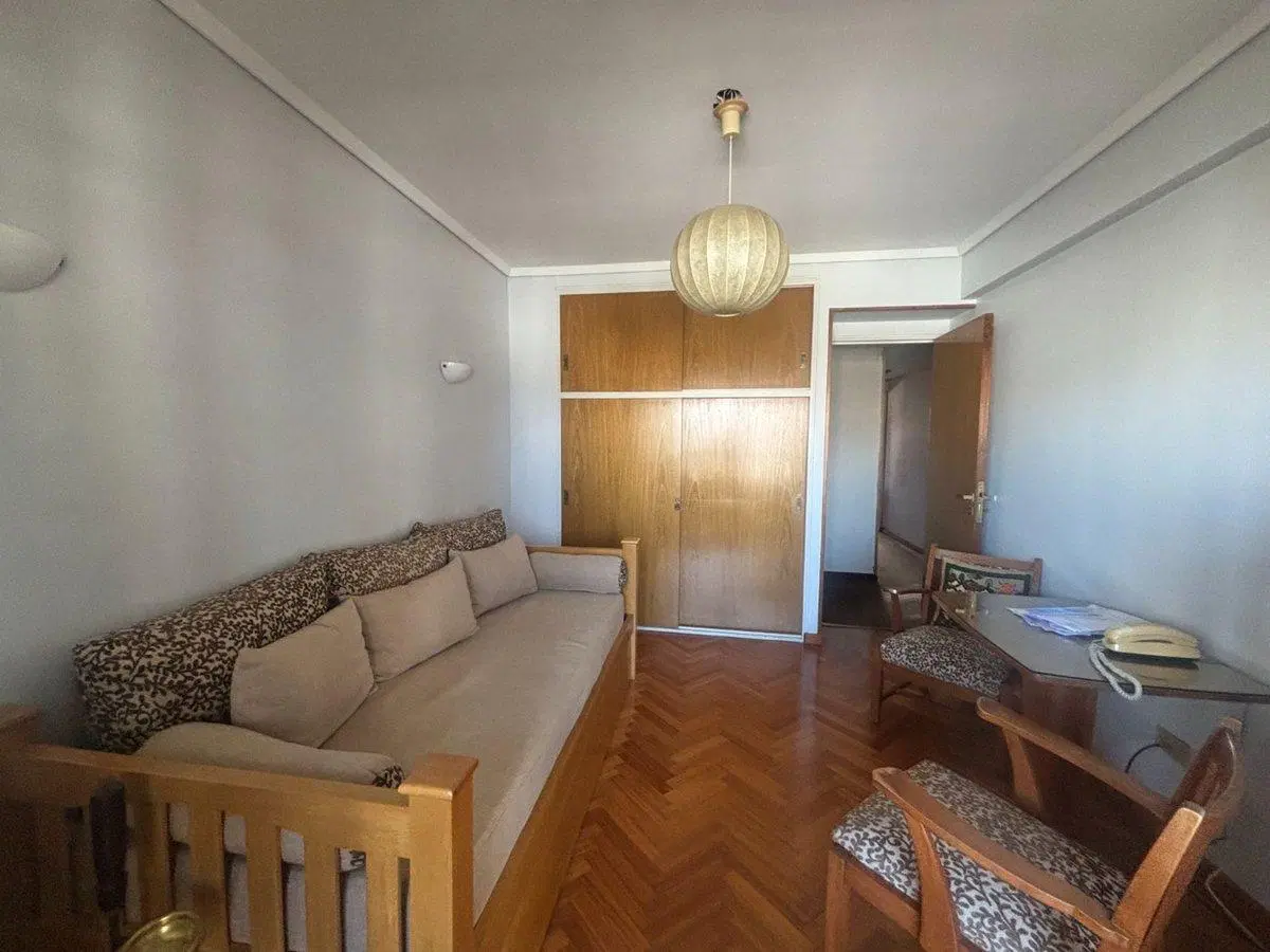 DEPARTAMENTO 5 AMBIENTES VENTA MARTÍNEZ COCHERA 2