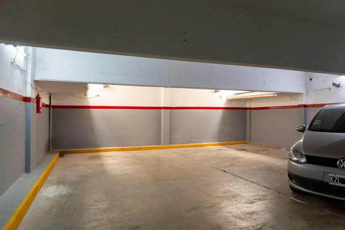 VENTA COCHERA DOBLE CUBIERTA FIJA EN VILLA URQUIZA 4