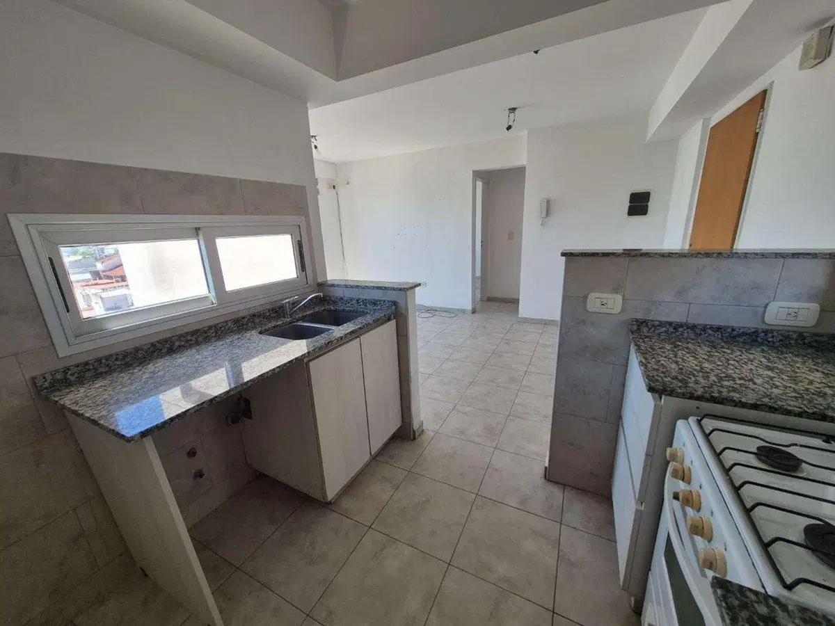 Departamento 2 Ambientes VENTA Morón Cochera 3