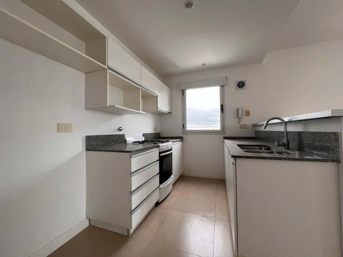 DEPARTAMENTO VENTA  NORDELTA 3 AMBIENTES BALCON 8