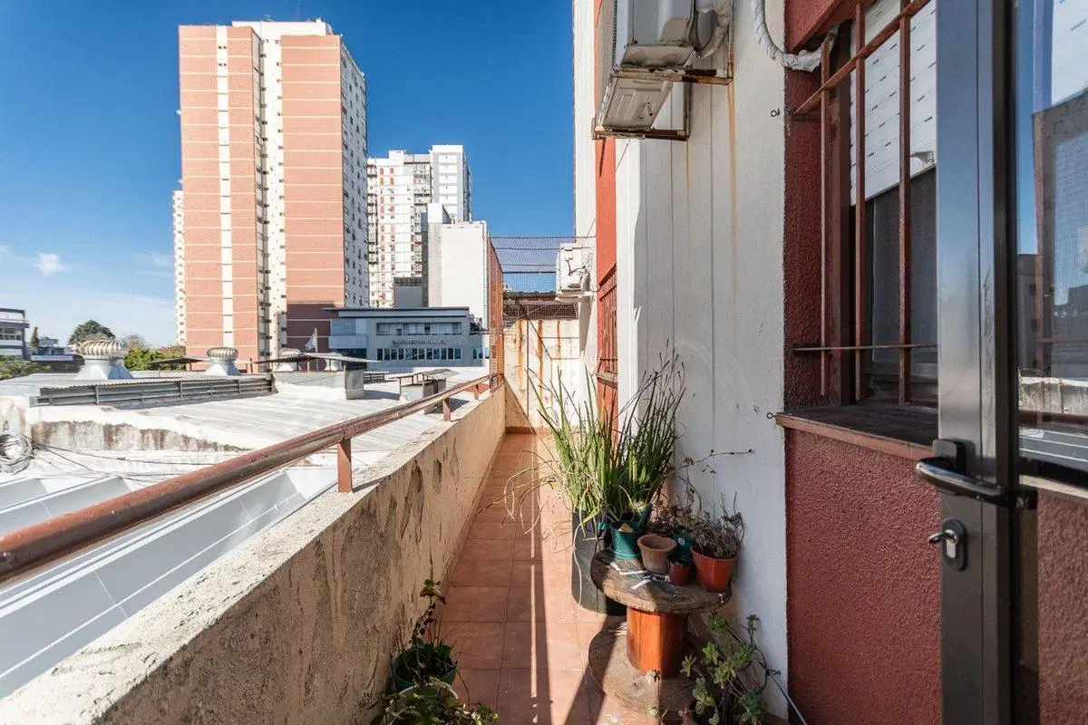DEPARTAMENTO 4 AMBIENTES VENTA FLORIDA COCHERA 5