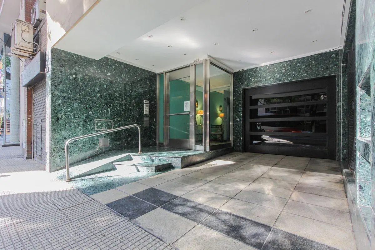 DEPARTAMENTO 2 AMBIENTES VENTA CABALLITO COCHERA 2