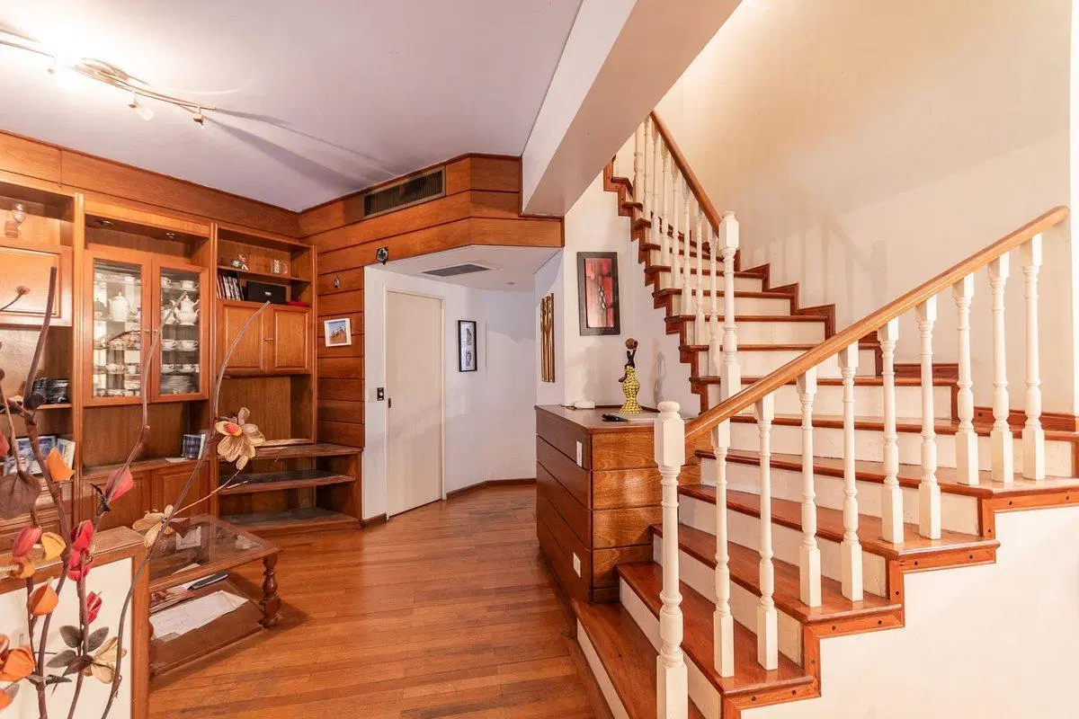 CASA 6 AMBIENTES VENTA BELGRANO R COCHERA 2