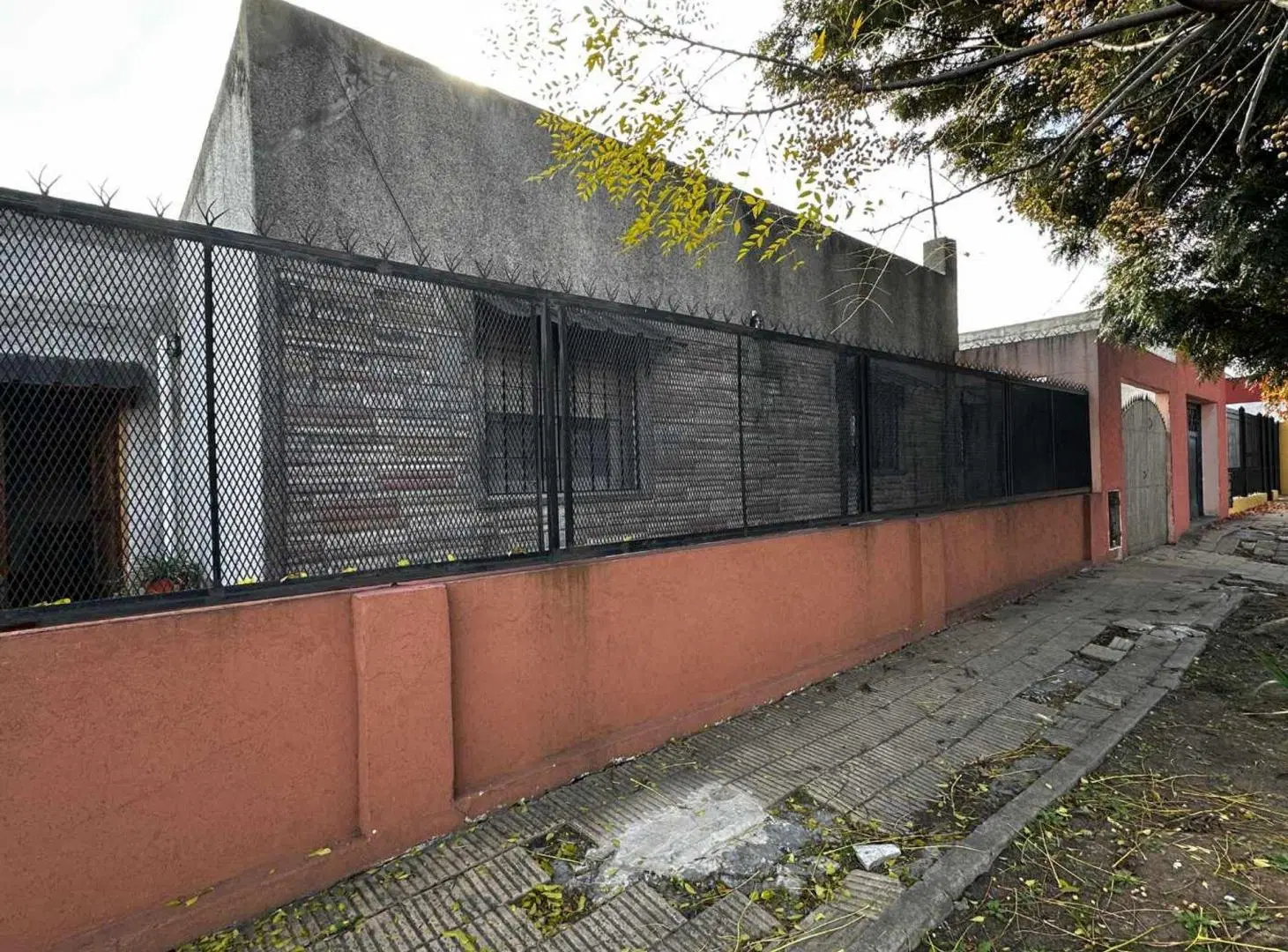 VENTA CASA SAN ANTONIO DE PADUA 3 AMBIENTES 4