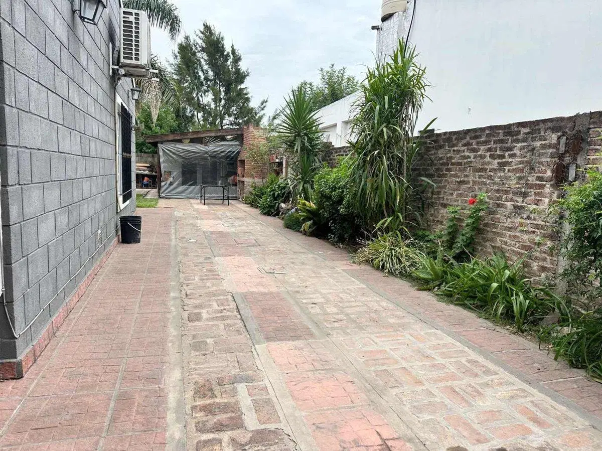 CASA 4 AMBIENTES  MARCOS PAZ VENTA C/PILETA 3