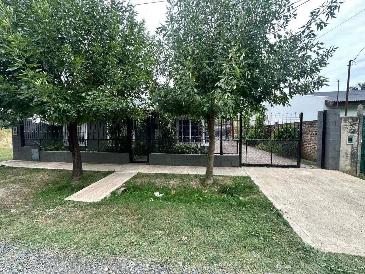CASA 4 AMBIENTES  MARCOS PAZ VENTA C/PILETA 8