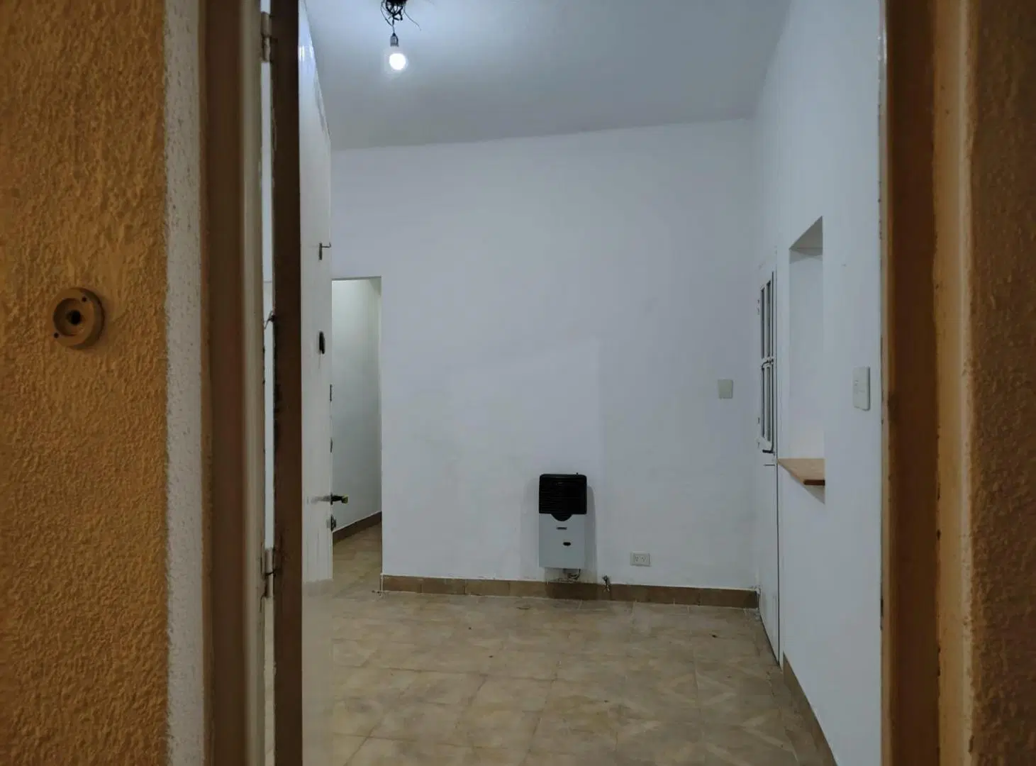 DEPARTAMENTO 2 AMBIENTES PATIO EN ALQUILER OLIVOS 3