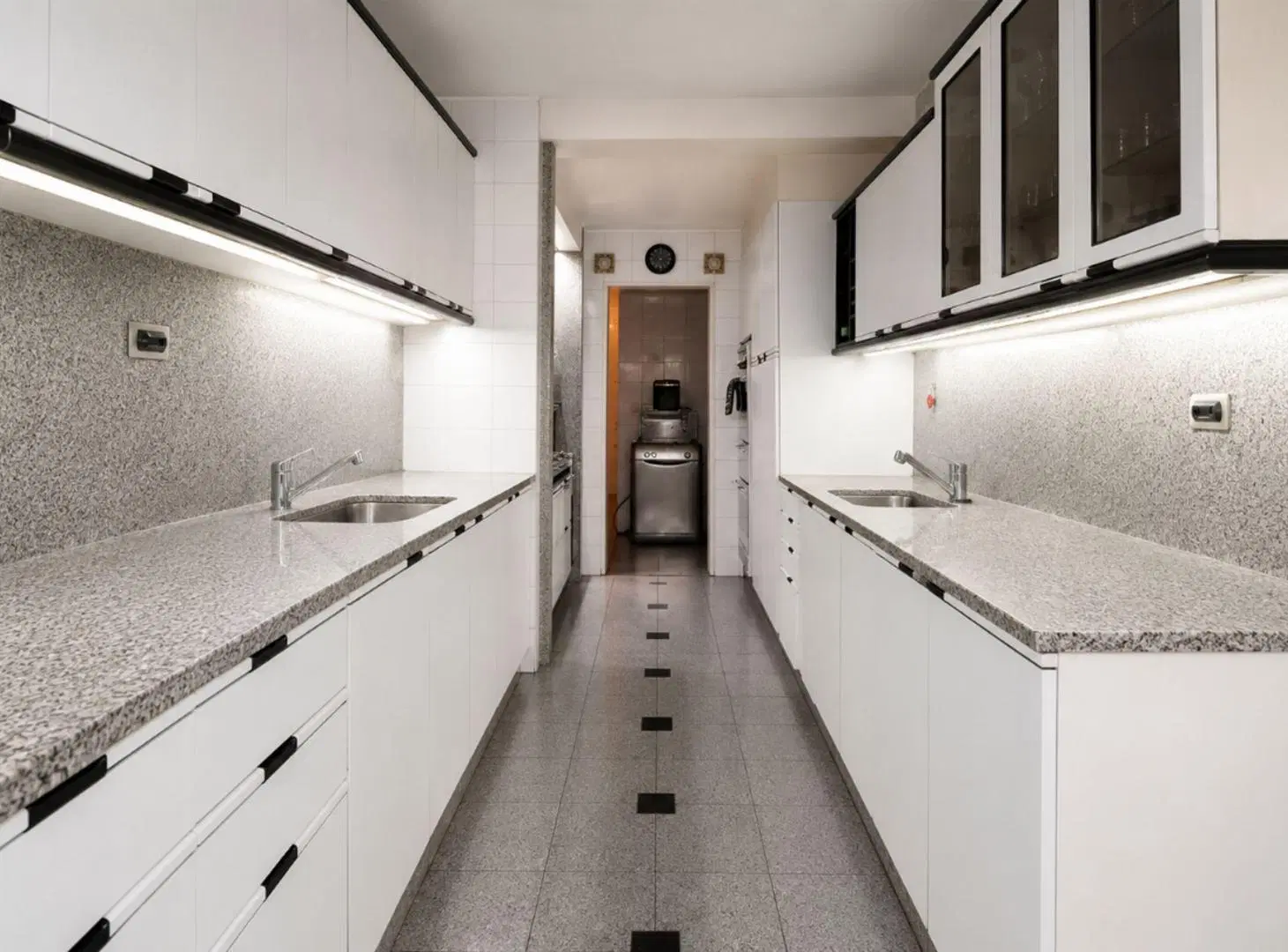VENTA CASA 5 AMBIENTES  COGHLAN PILETA 2