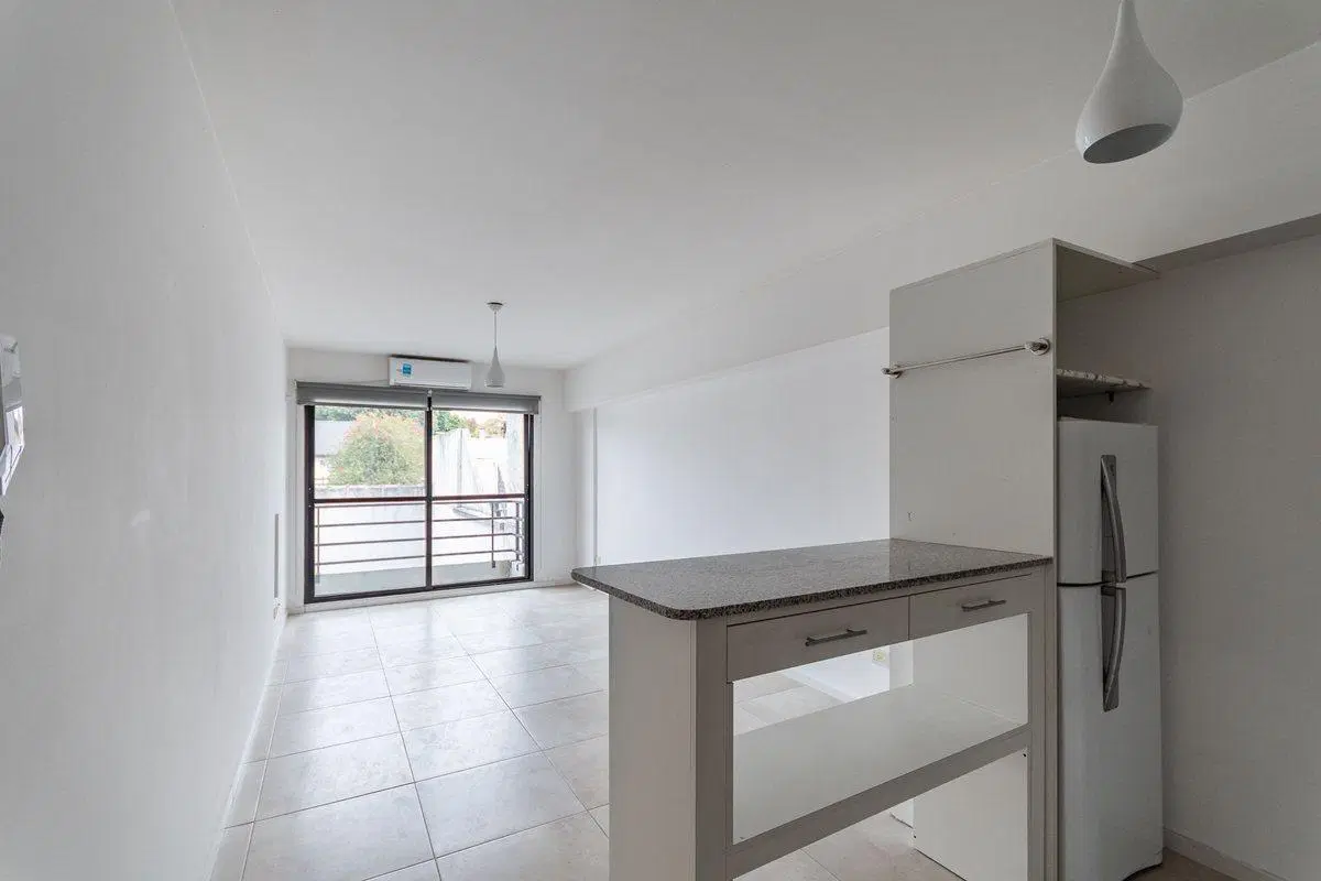 DEPARTAMENTO 3 AMBIENTES VENTA OLIVOS COCHERA 5