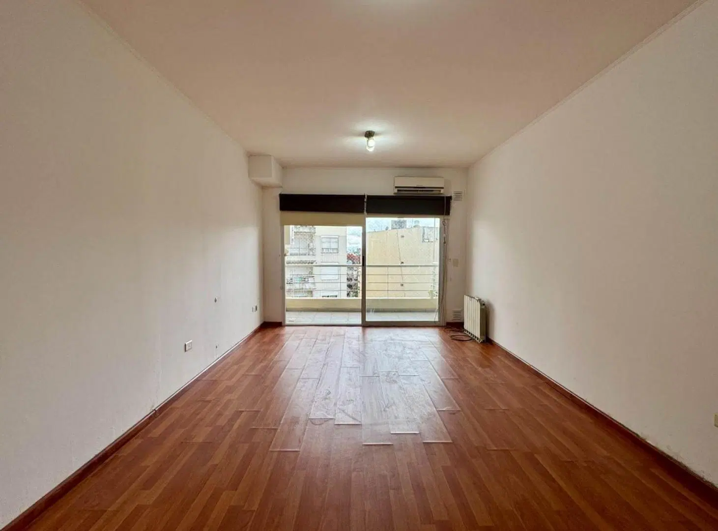 VENTA DEPARTAMENTO MONOAMBIENTE FLORES COCHERA 5