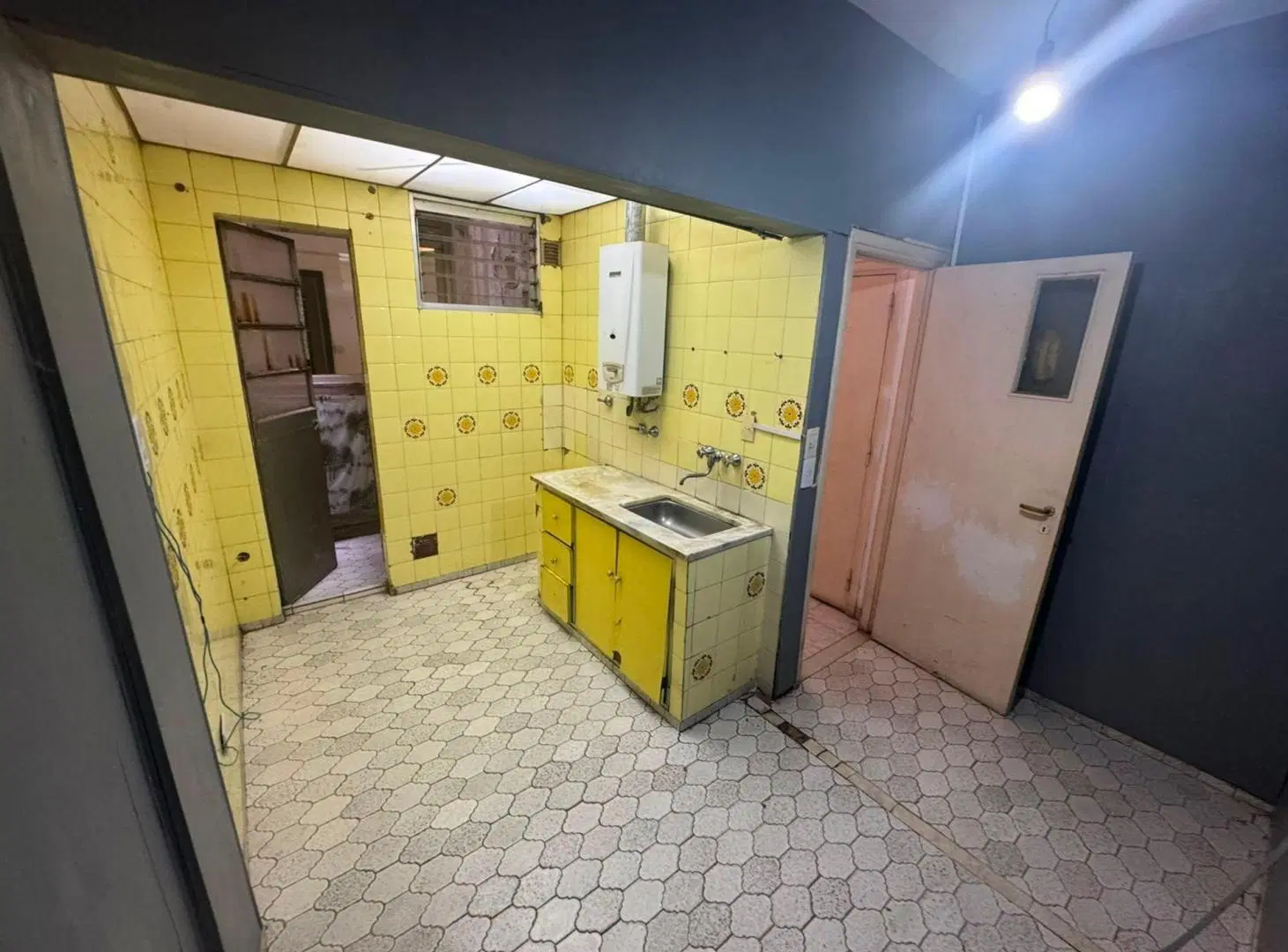Venta departamento 2 ambientes con patio balvanera 3