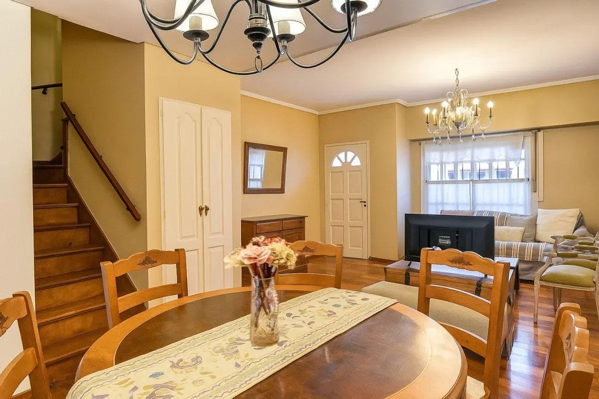 VENTA CASA DUPLEX OLIVOS 5 AMBIENTES PILETA JARDIN 4