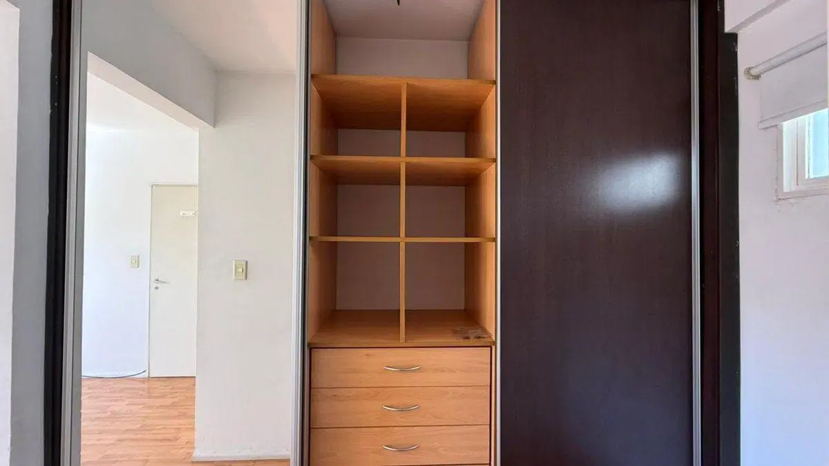 DEPARTAMENTO 2 AMBIENTES VENTA AVELLANEDA BALCON 4