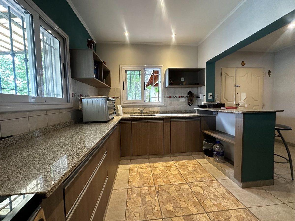Foto de VENTA CASA FRANCISCO ALVAREZ 4 AMBIENTES C/PILETA, imagen 5
