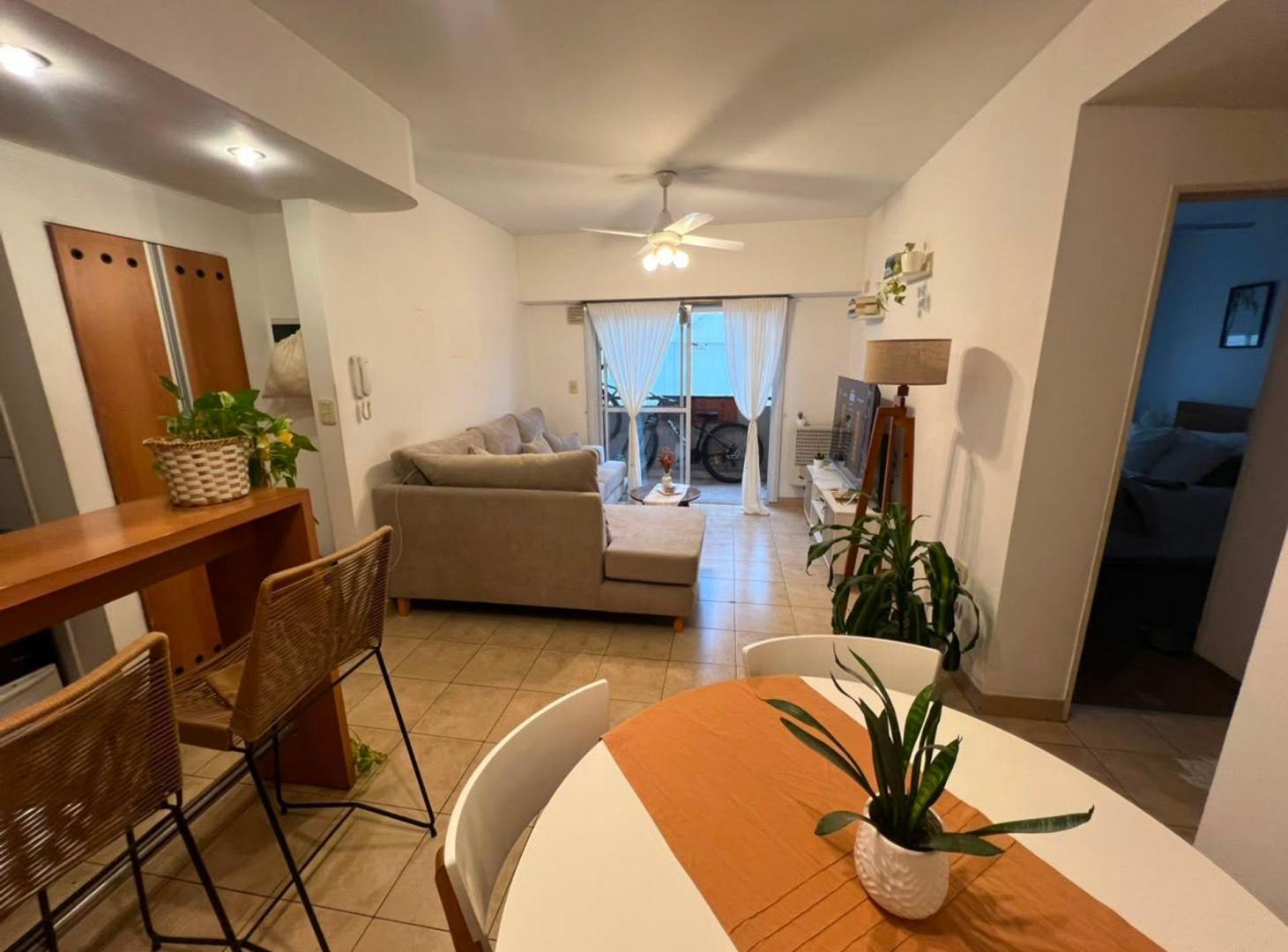Foto de DEPARTAMENTO 2 AMBIENTES VENTA MONSERRAT COCHERA, imagen 3