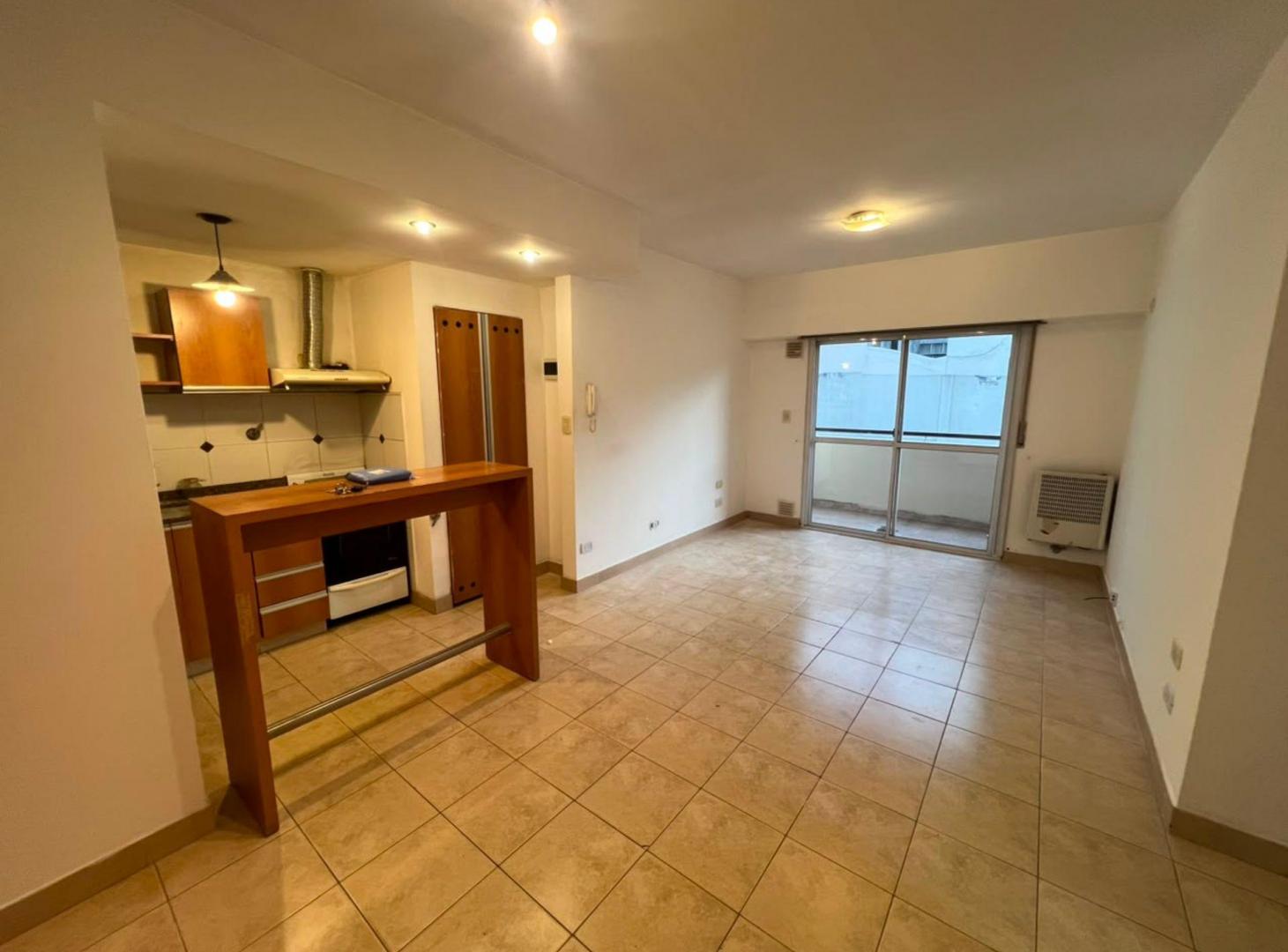 Foto de DEPARTAMENTO 2 AMBIENTES VENTA MONSERRAT COCHERA, imagen 1