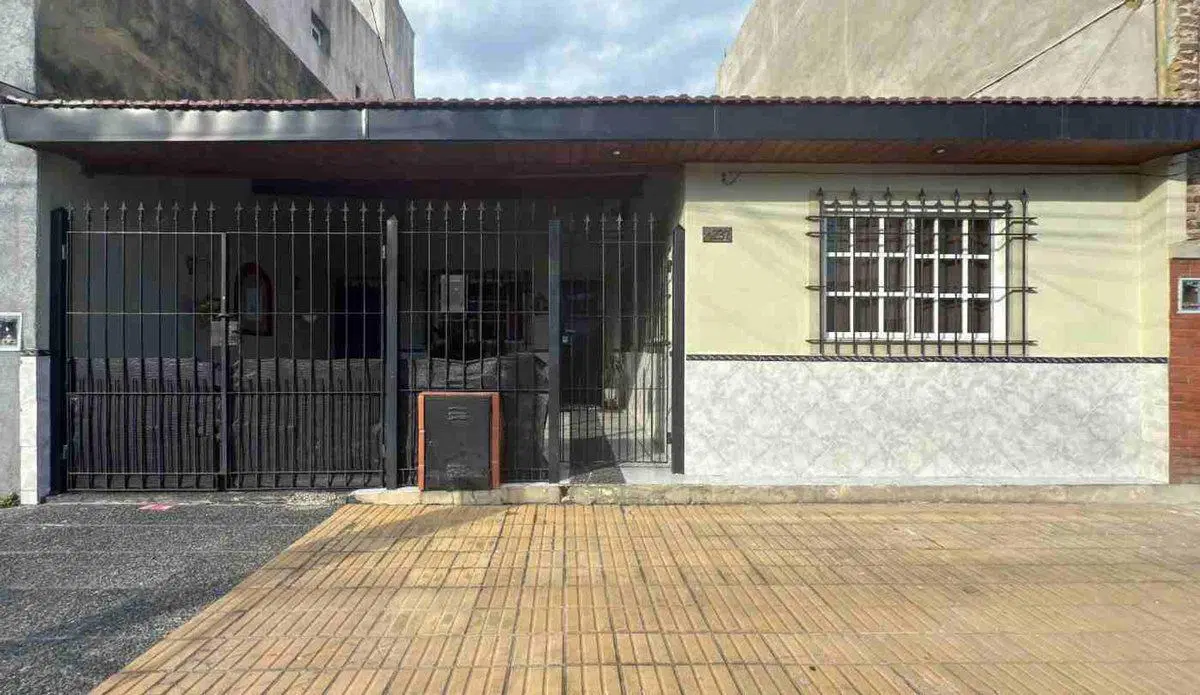 VENTA CASA 4 AMBIENTES VILLA BALLESTER 2