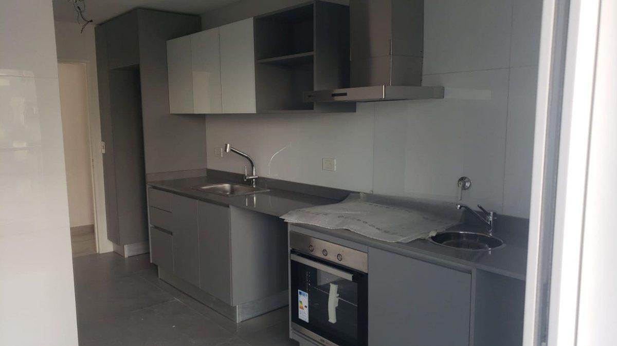 Foto de DEPARTAMENTO 4 AMBIENTES VENTA FLORES COCHERA, imagen 2