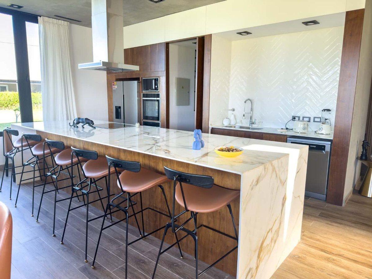 Foto de VENTA CASA 5 AMBIENTES EL CANTON BARRIO GOLF, imagen 4