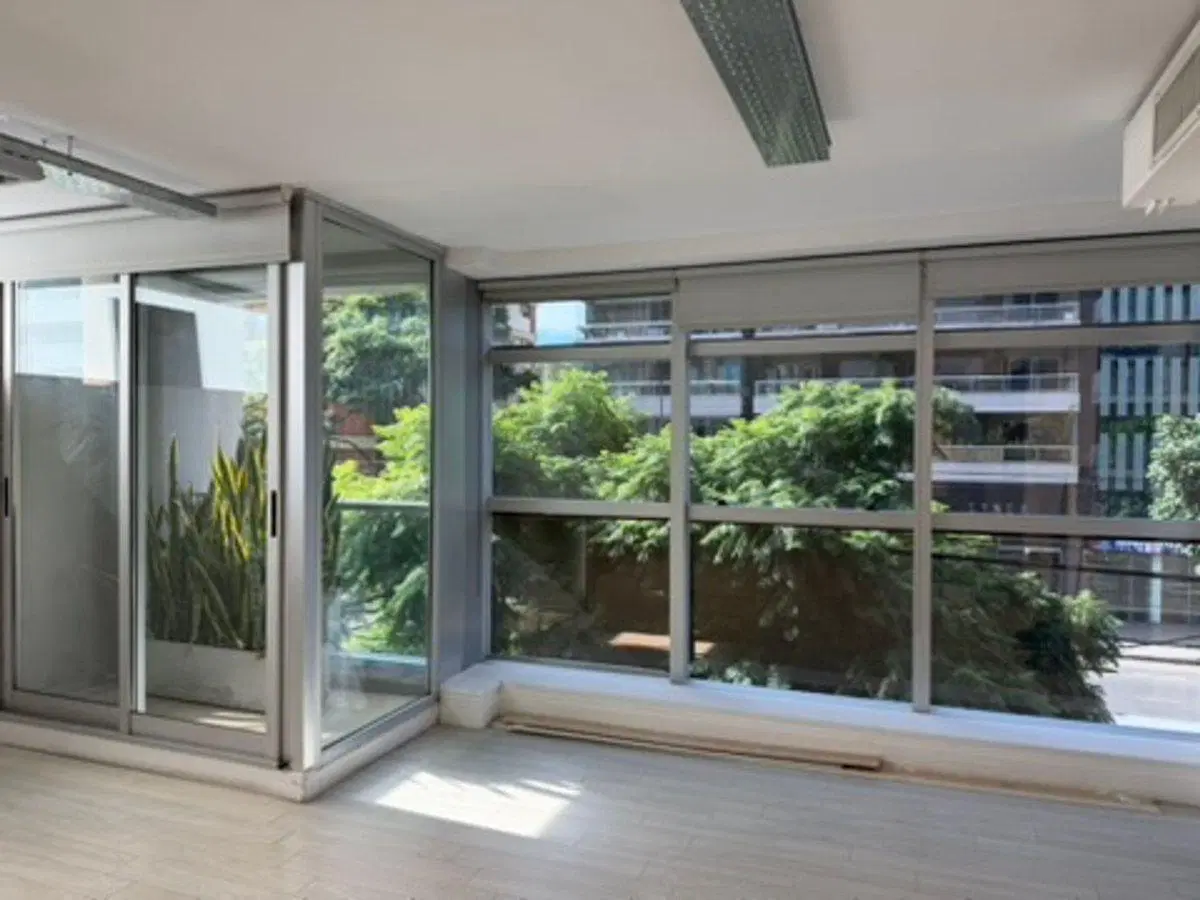 ALQUILER OFICINA BELGRANO PLANTA LIBRE COCHERA 4
