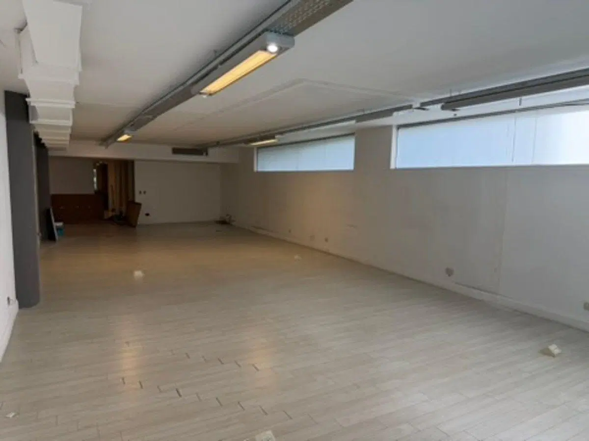 ALQUILER OFICINA BELGRANO PLANTA LIBRE COCHERA 2