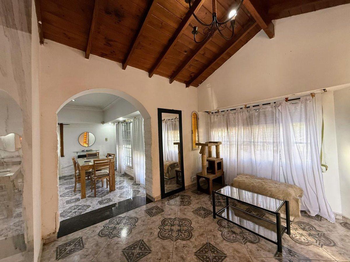Foto de Casa 5 Ambientes VENTA Villa Luzuriaga Garage, imagen 2