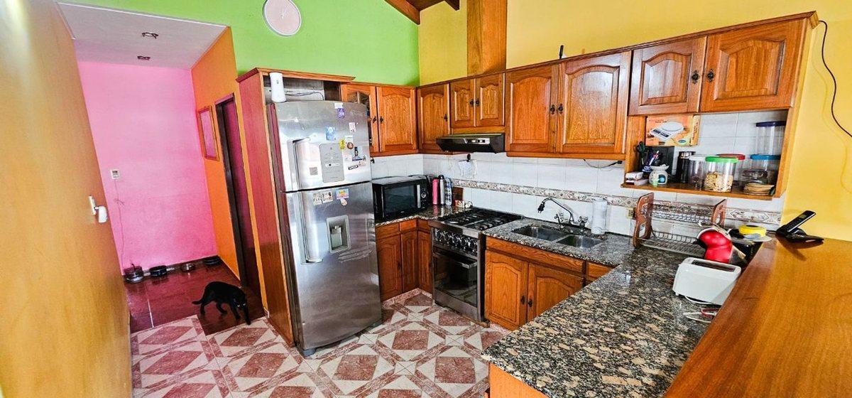 Foto de CASA VENTA 4 AMBIENTES BERNAL OESTE PILETA QUINCHO, imagen 3