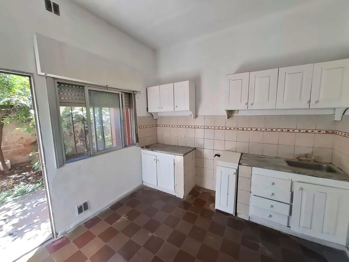 Foto de VENTA CASA CON LOCAL TERRAZA Y PATIO BANFIELD, imagen 1