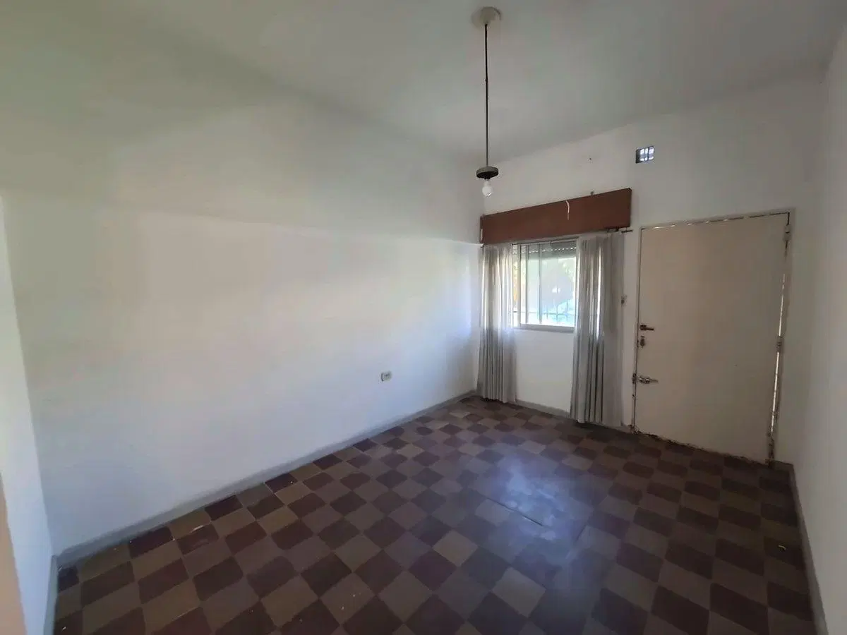 VENTA CASA CON LOCAL TERRAZA Y PATIO BANFIELD 4