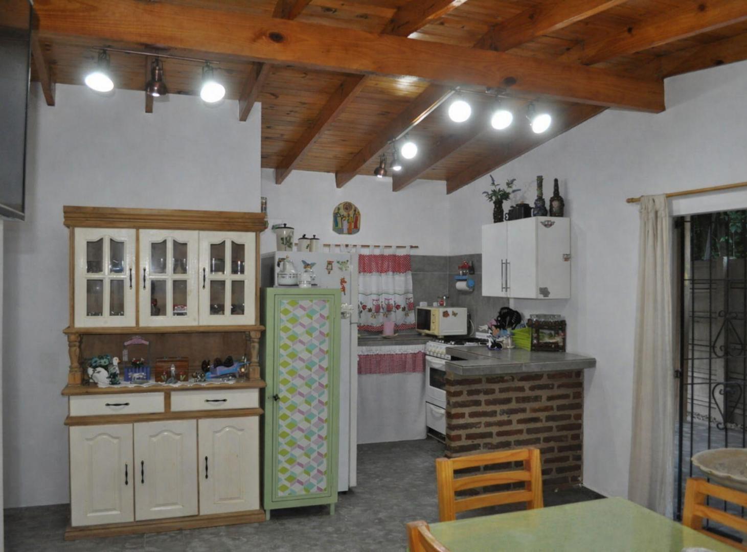 Foto de VENTA CASA 3 AMBIENTES COCHERA GRAL. RODRIGUEZ, imagen 1