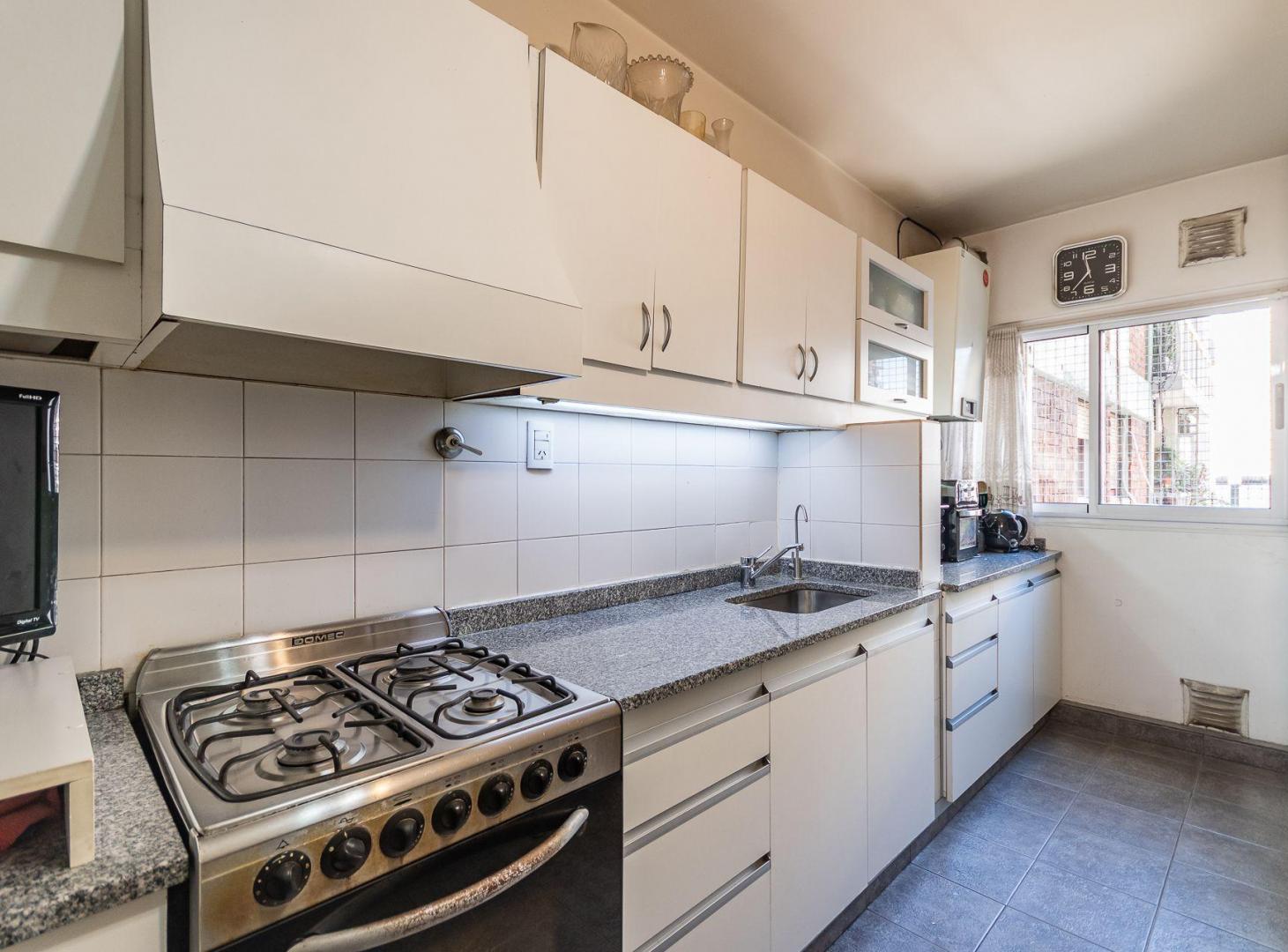 Foto de DEPARTAMENTO 4 AMBIENTES VENTA VILLA CRESPO BALCON, imagen 1