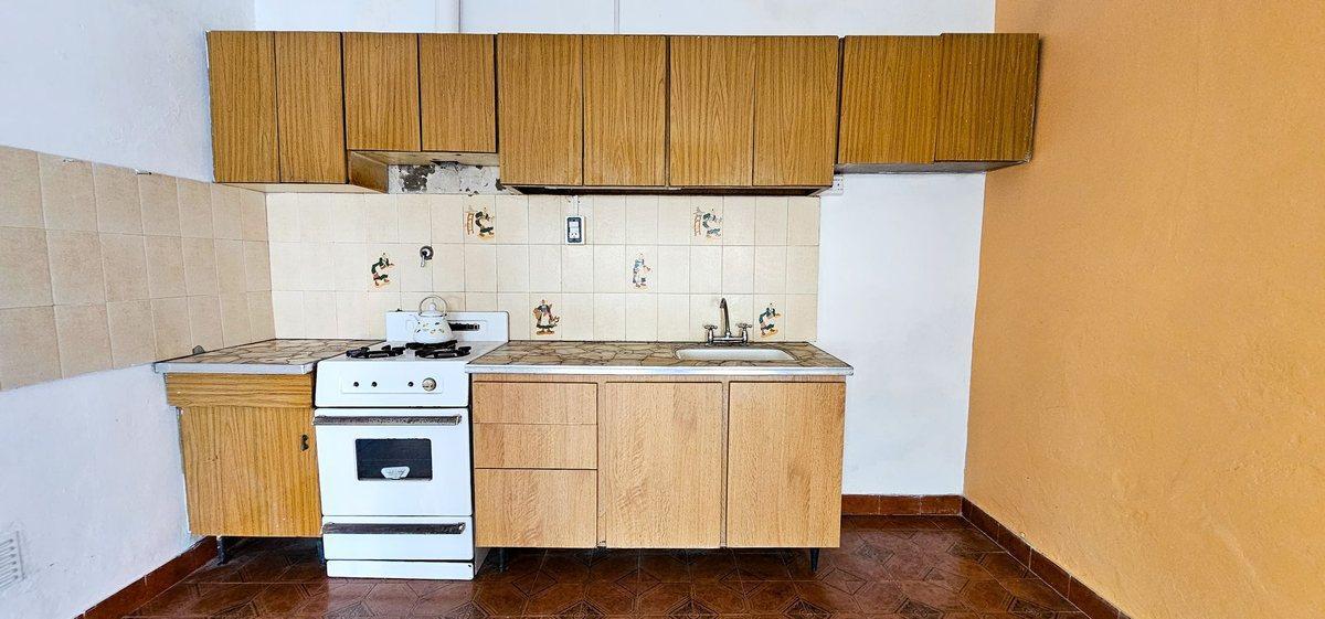 Foto de VENTA CASA 3 AMBIENTES C/LUGAR COMERCIAL JL SUAREZ, imagen 2