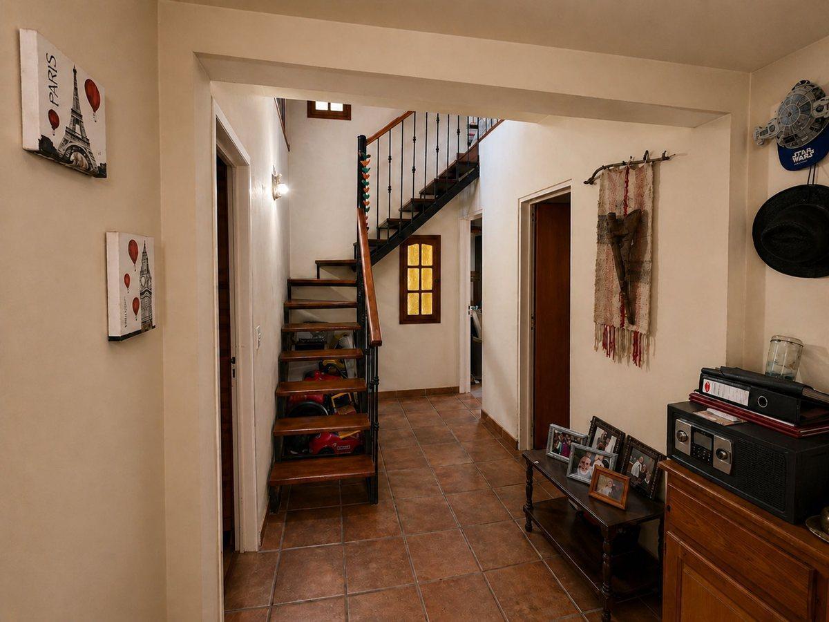 Foto de CASA EN VENTA VILLA DE MAYO 7 AMBIENTES PILETA, imagen 5