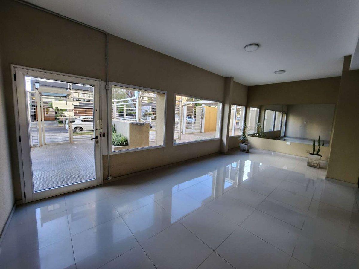 Foto de Departamento 1 Ambiente VENTA Morón BALCON COCHERA, imagen 4
