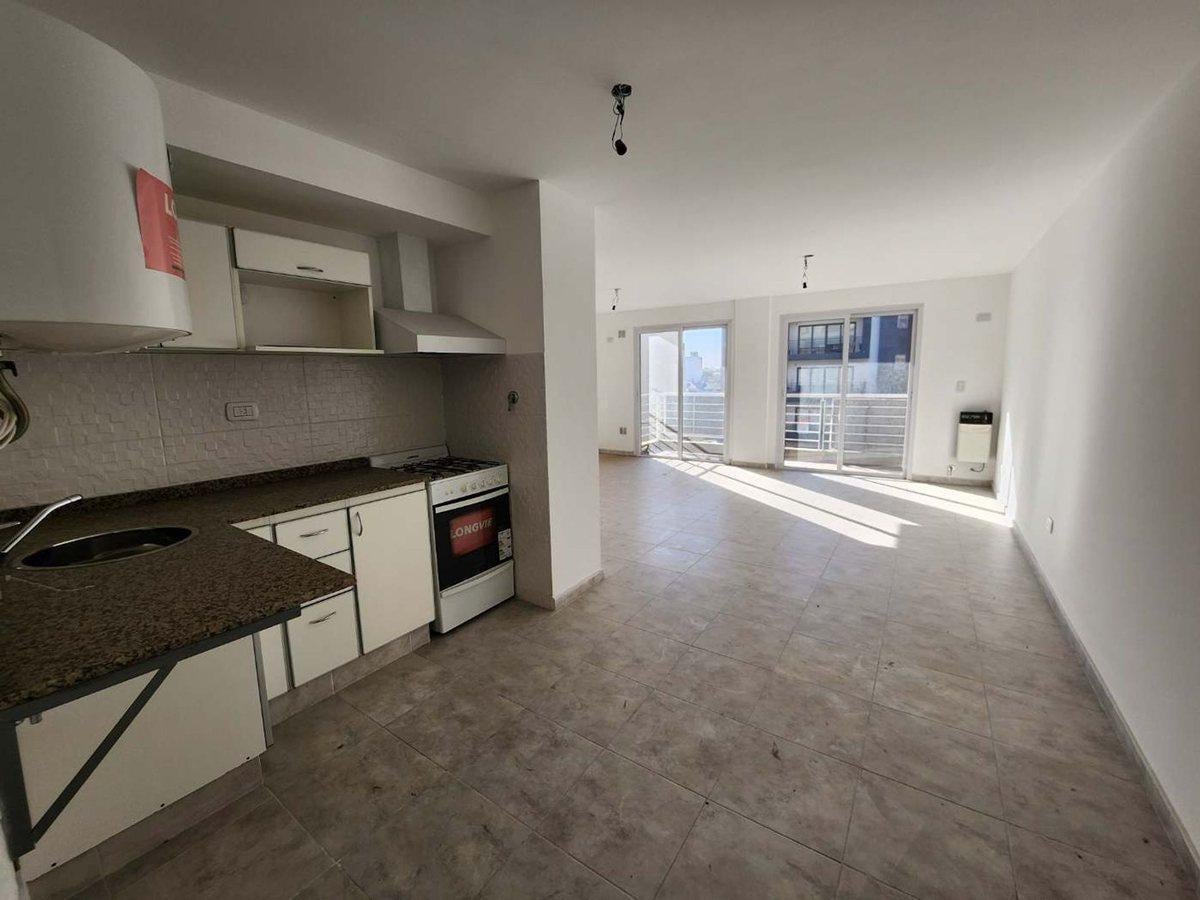 Foto de Departamento 1 Ambiente VENTA Morón BALCON COCHERA, imagen 2
