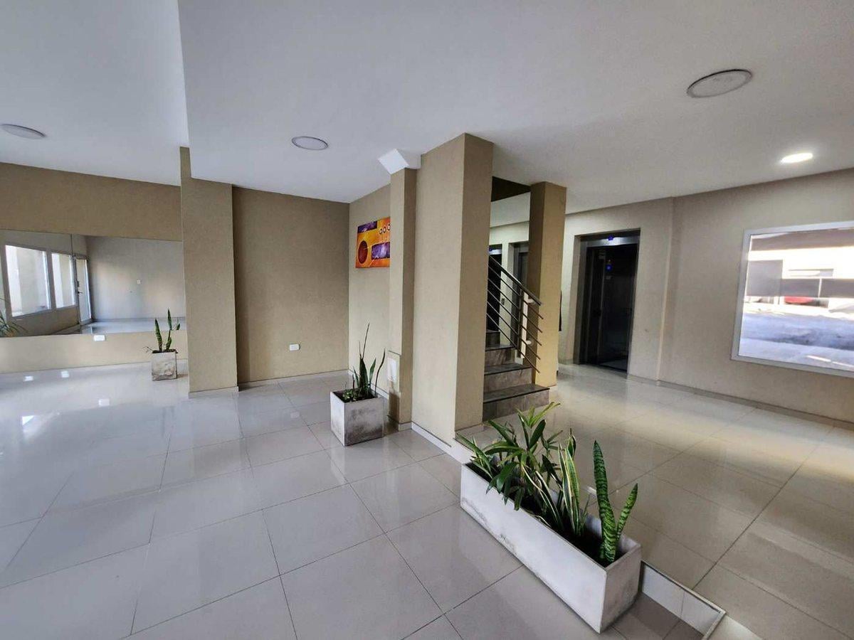 Foto de Departamento 1 Ambiente VENTA Morón BALCON COCHERA, imagen 3