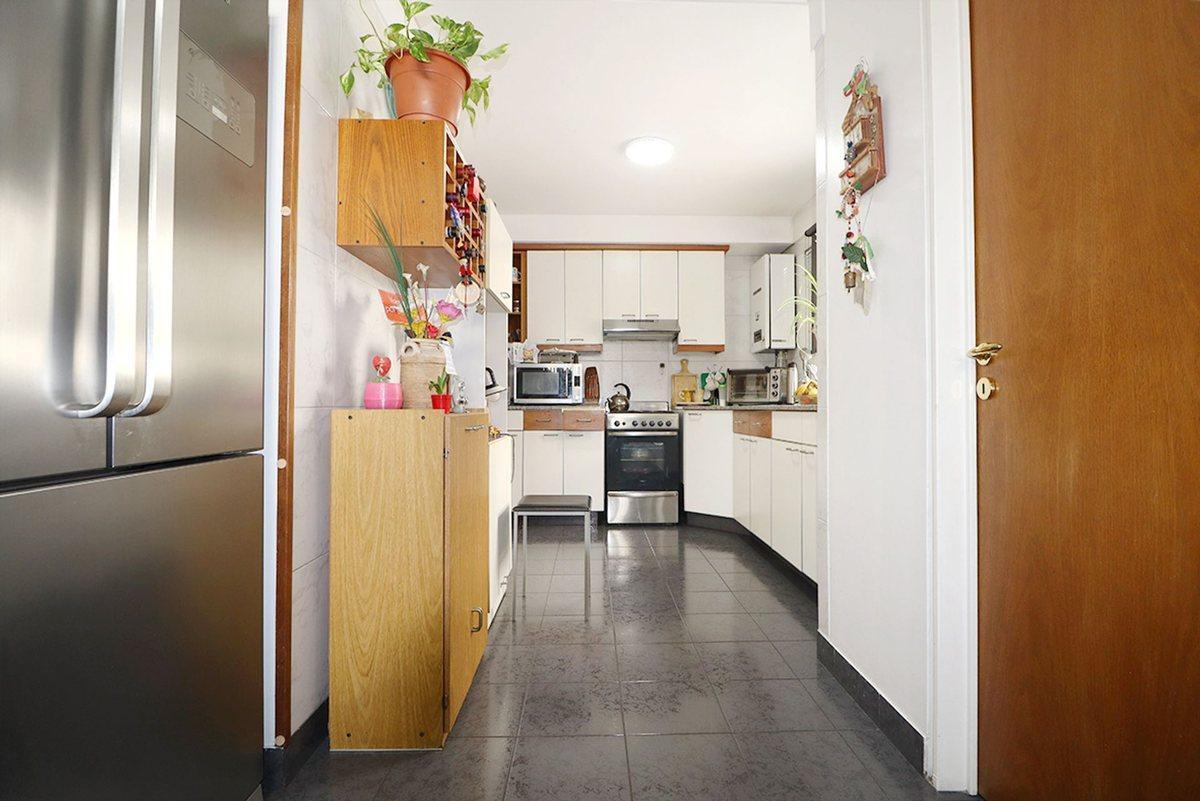 Foto de Departamento 4 ambientes en Venta Flores Cochera, imagen 2