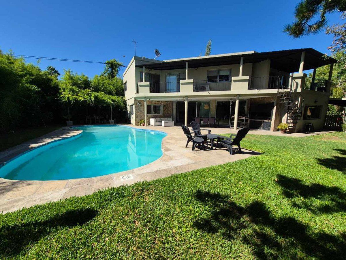 Foto de Casa 10 Ambientes VENTA Aranzazu Escobar Pileta, imagen 4