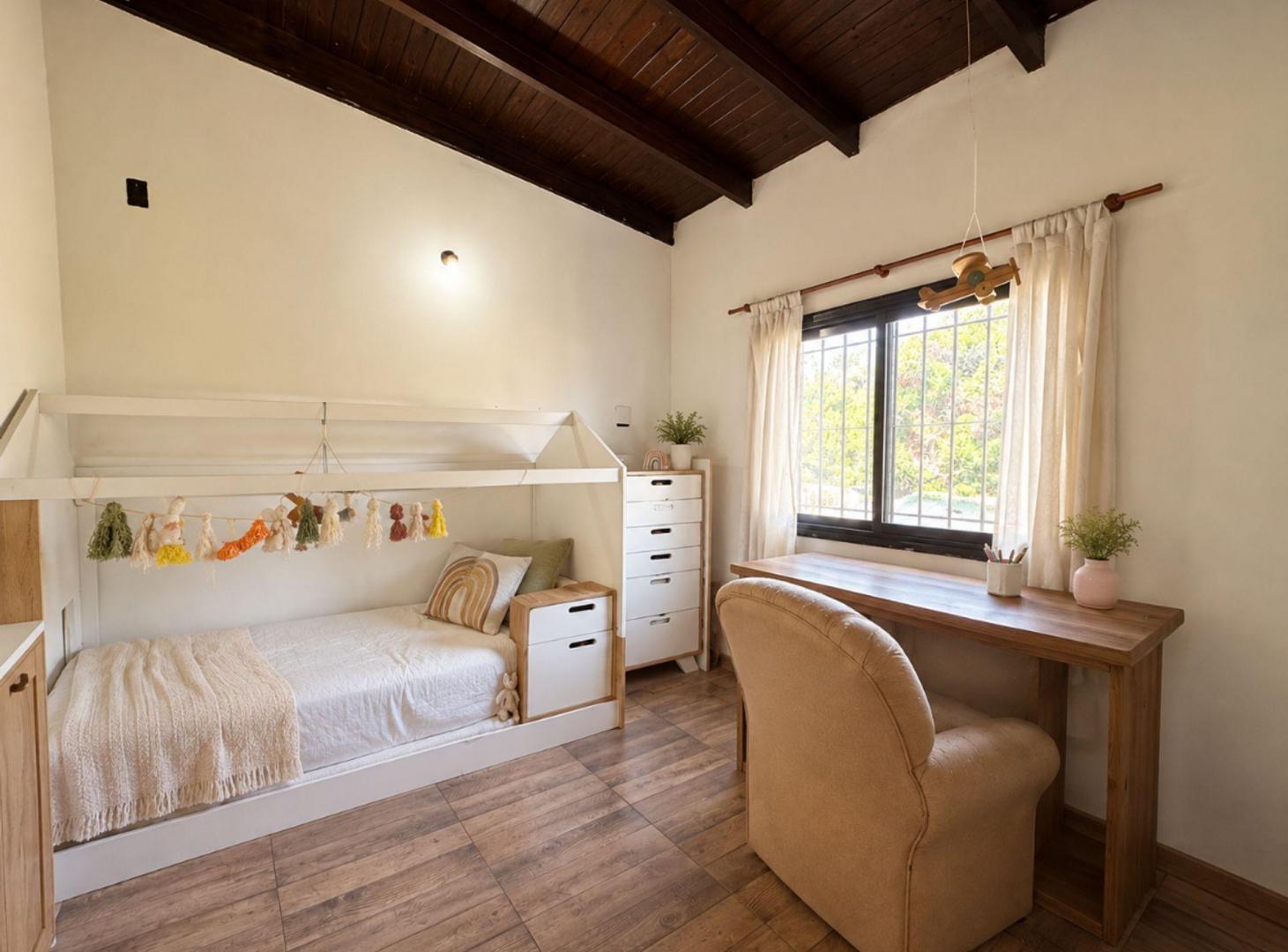 Foto de VENTA CASA 5 AMBIENTES CON PARQUE EN FCO. ALVAREZ, imagen 5