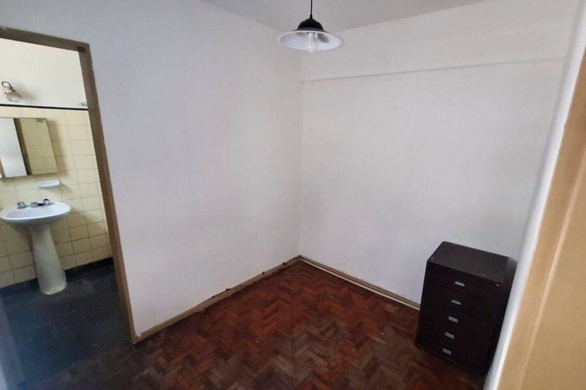 Foto de VENTA DEPARTAMENTO CABALLITO 2 AMBIENTES RESTAURAR, imagen 2