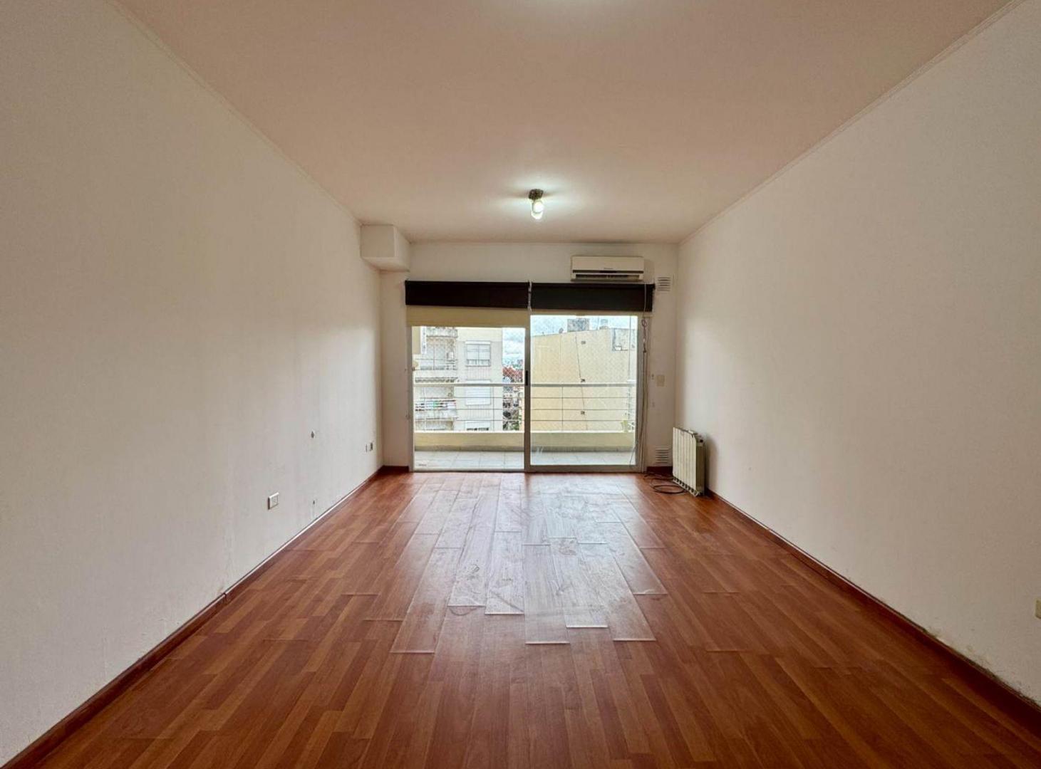 Foto de VENTA DEPARTAMENTO MONOAMBIENTE FLORES COCHERA, imagen 5