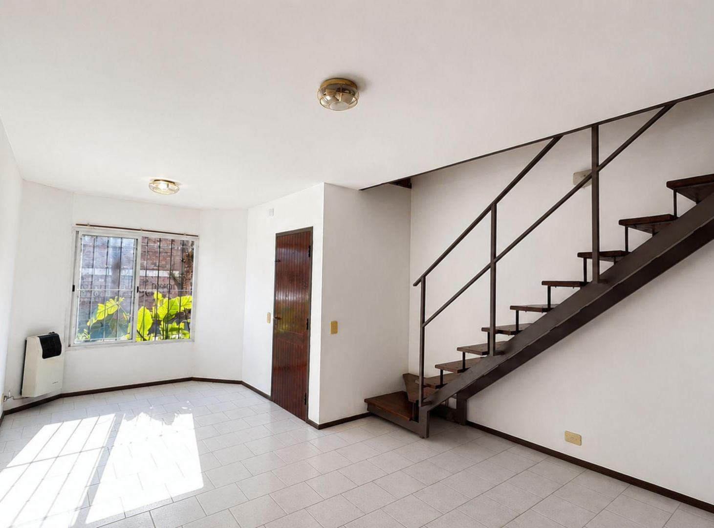 Foto de venta departamento duplex 2 ambientes muñiz patio, imagen 1
