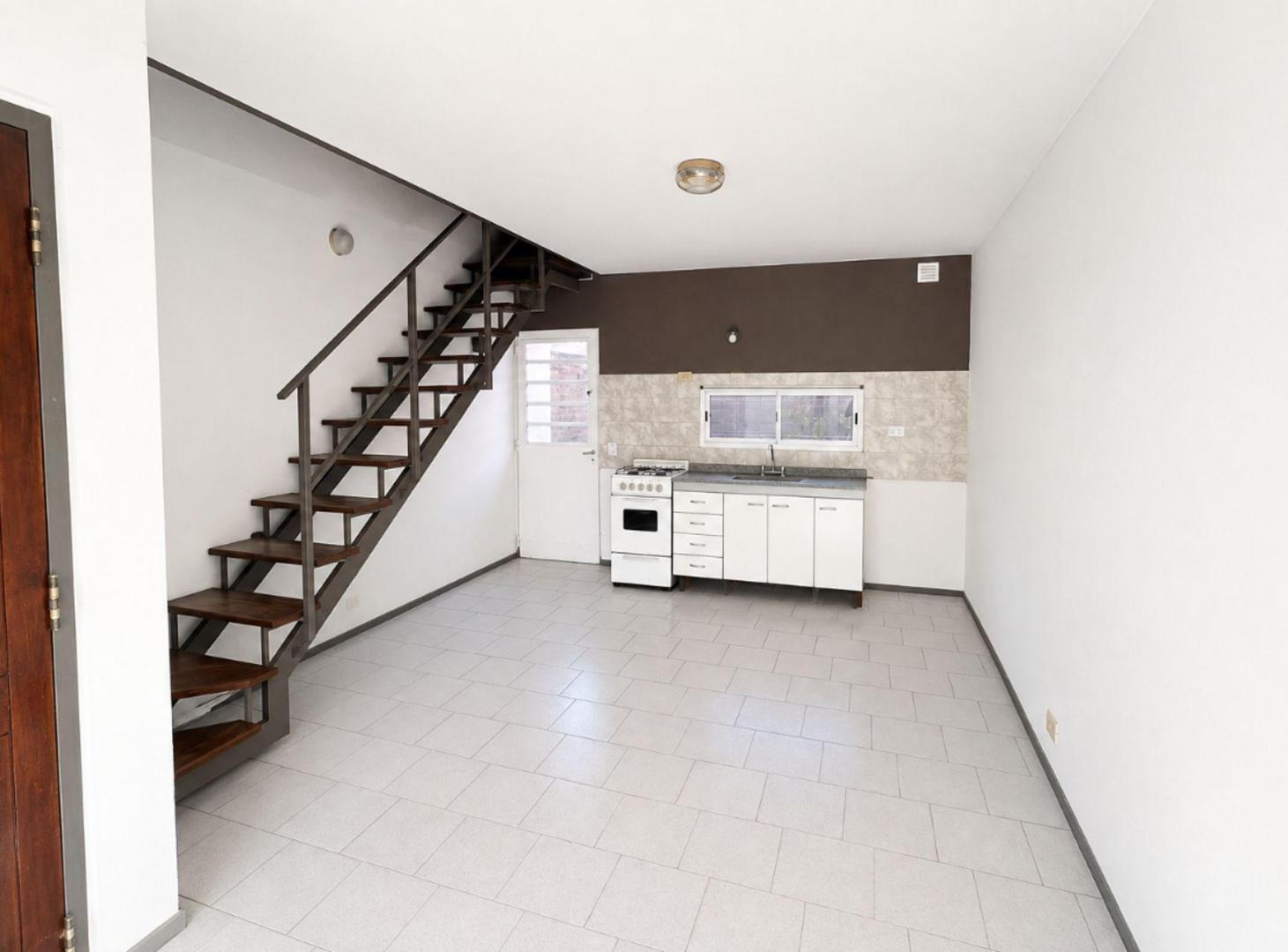 Foto de venta departamento duplex 2 ambientes muñiz patio, imagen 2