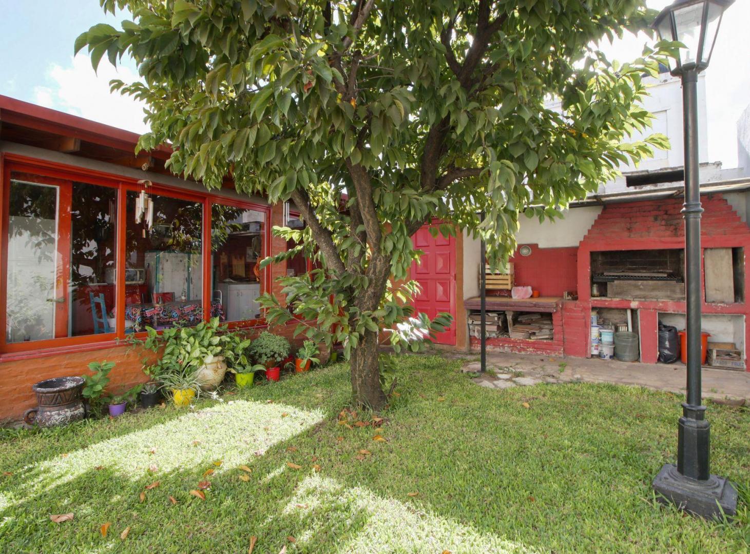 Foto de CASA 4 AMBIENTES VENTA RAMOS MEJIA PERMUTA, imagen 2