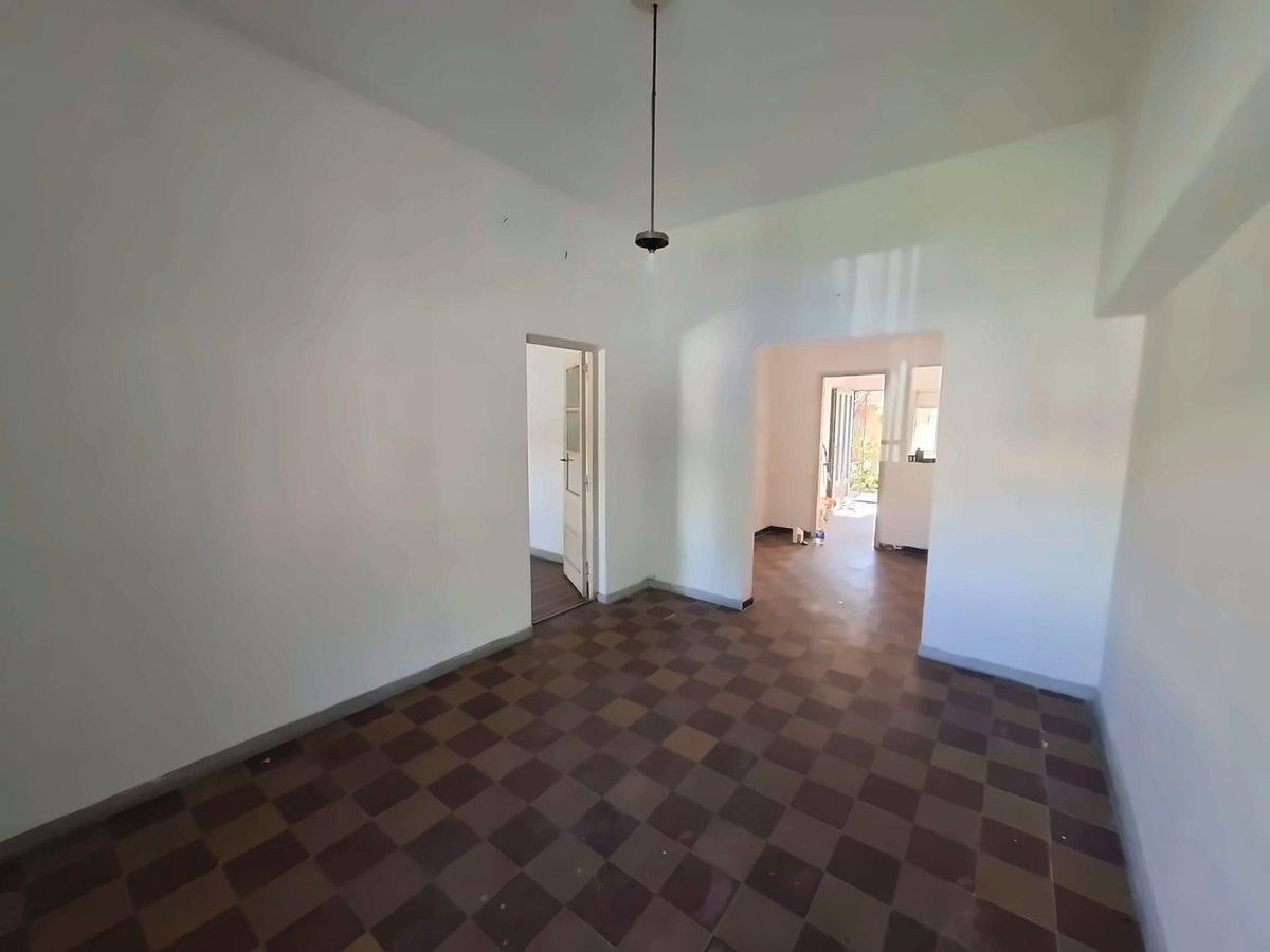 Foto de VENTA CASA CON LOCAL TERRAZA Y PATIO BANFIELD, imagen 1