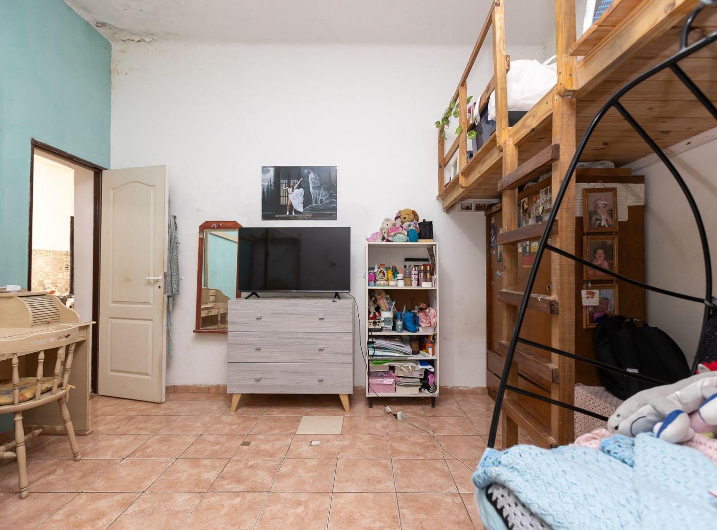 Foto de VENTA CASA MULTIFAMILIAR 7 AMBIENTES VILLA LUGANO, imagen 4